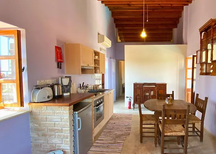 Eveleos Country House